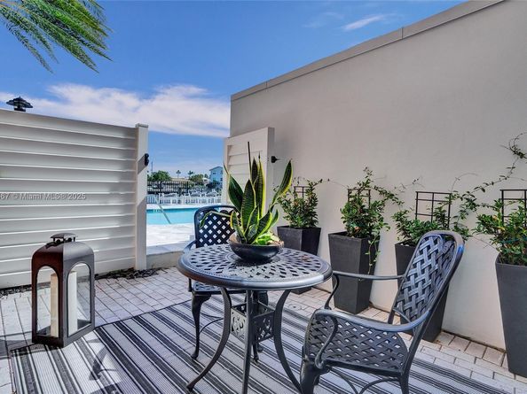 1800 S Ocean Dr 114, Fort Lauderdale FL 33316