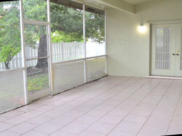 20133 NW 9th Ct, Pembroke Pines FL 33029