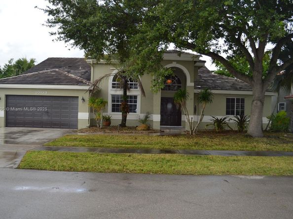 20133 NW 9th Ct, Pembroke Pines FL 33029
