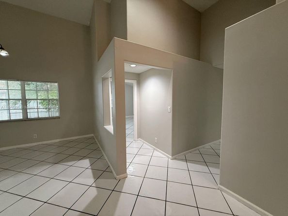 20133 NW 9th Ct, Pembroke Pines FL 33029