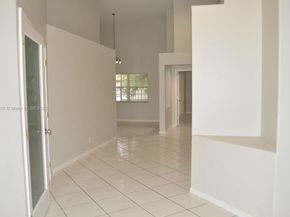 20133 NW 9th Ct, Pembroke Pines FL 33029