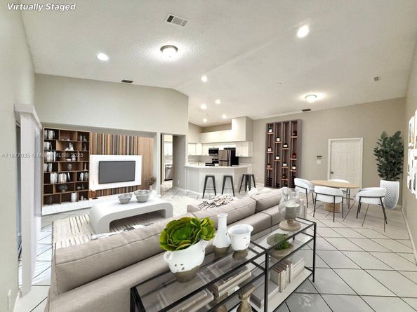 20133 NW 9th Ct, Pembroke Pines FL 33029