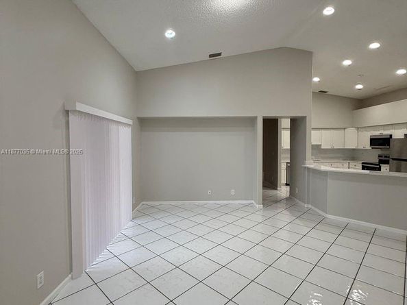 20133 NW 9th Ct, Pembroke Pines FL 33029