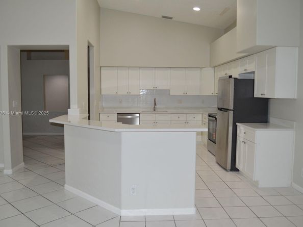 20133 NW 9th Ct, Pembroke Pines FL 33029