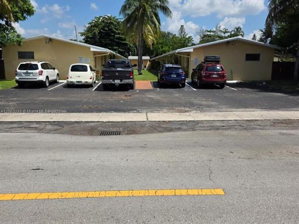 2241 Monroe St 8, Hollywood FL 33020