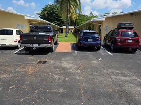 2241 Monroe St 8, Hollywood FL 33020