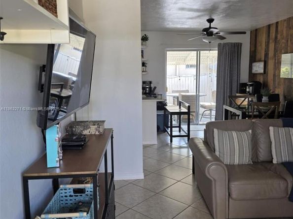 2241 Monroe St 8, Hollywood FL 33020