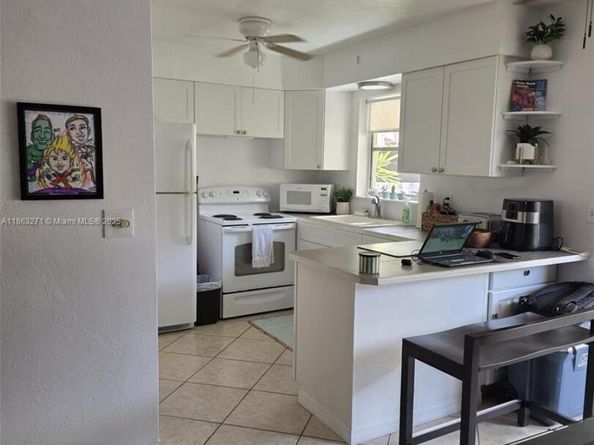 2241 Monroe St 8, Hollywood FL 33020