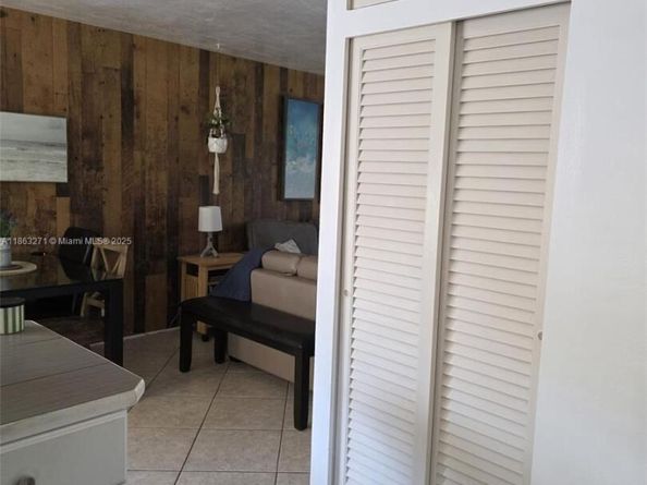 2241 Monroe St 8, Hollywood FL 33020
