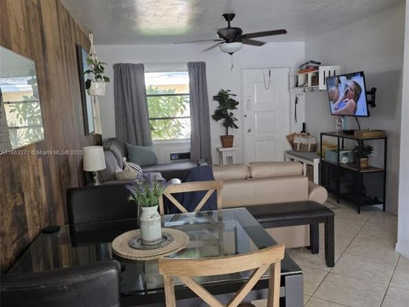2241 Monroe St 8, Hollywood FL 33020