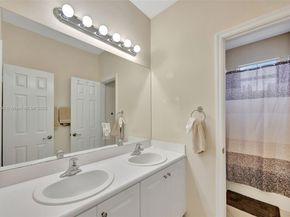 216 NE 36th Ter, Homestead FL 33033