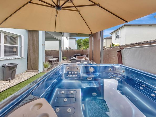 216 NE 36th Ter, Homestead FL 33033