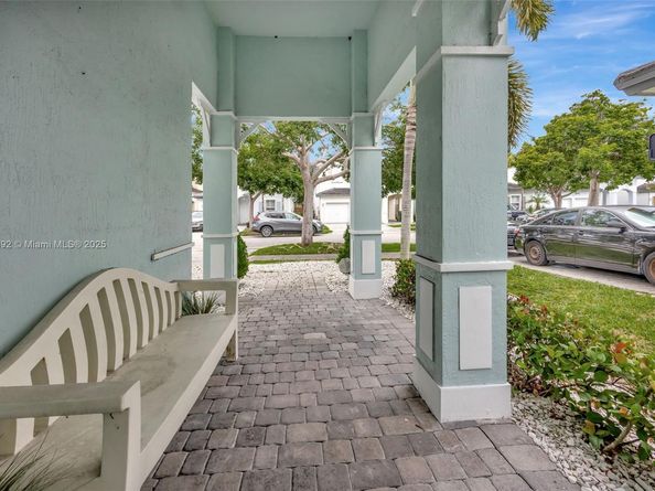 216 NE 36th Ter, Homestead FL 33033