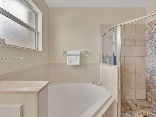 216 NE 36th Ter, Homestead FL 33033