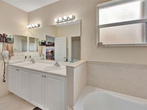 216 NE 36th Ter, Homestead FL 33033