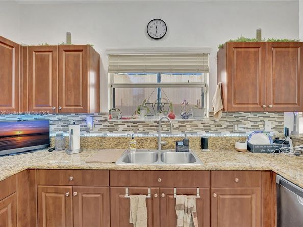 216 NE 36th Ter, Homestead FL 33033