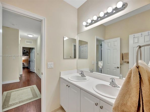 216 NE 36th Ter, Homestead FL 33033