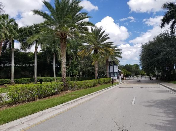 216 NE 36th Ter, Homestead FL 33033