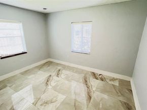 2450 NW 60th St, Miami FL 33142