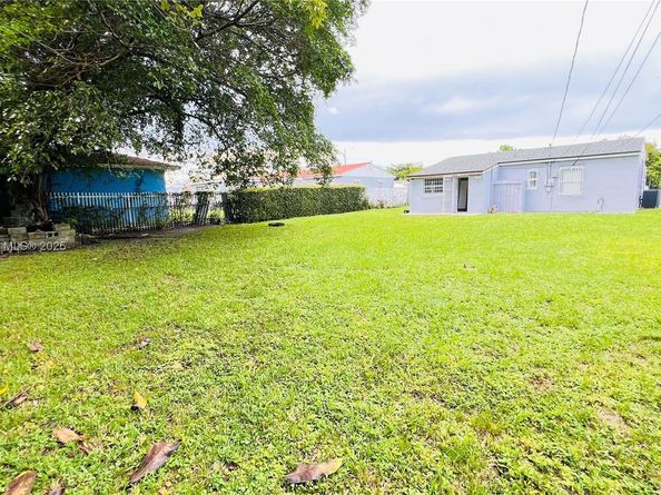 2450 NW 60th St, Miami FL 33142
