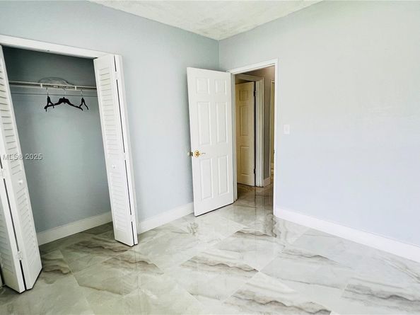 2450 NW 60th St, Miami FL 33142