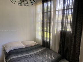 5111 W Oakland Park Blvd 104, Lauderdale Lakes FL 33313
