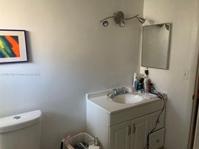 5111 W Oakland Park Blvd 104, Lauderdale Lakes FL 33313