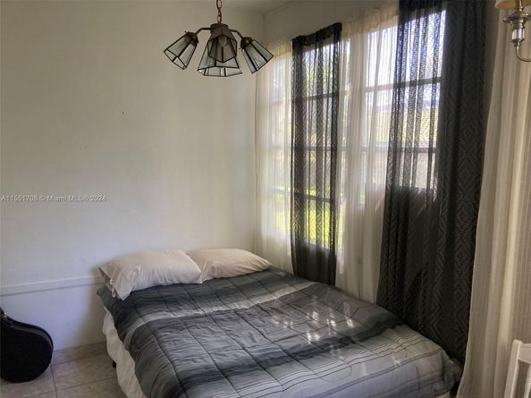 5111 W Oakland Park Blvd 104, Lauderdale Lakes FL 33313