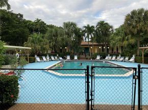5111 W Oakland Park Blvd 104, Lauderdale Lakes FL 33313