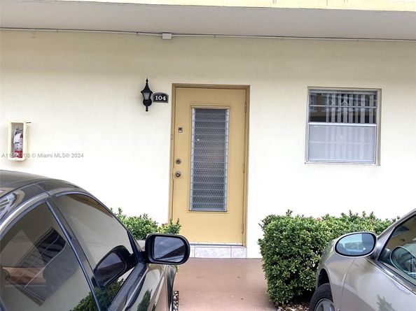 5111 W Oakland Park Blvd 104, Lauderdale Lakes FL 33313
