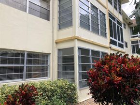 5111 W Oakland Park Blvd 104, Lauderdale Lakes FL 33313