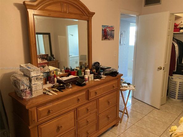 5111 W Oakland Park Blvd 104, Lauderdale Lakes FL 33313