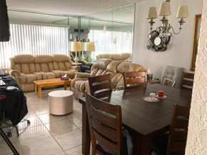 5111 W Oakland Park Blvd 104, Lauderdale Lakes FL 33313