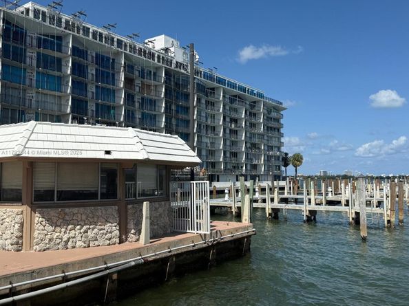 770 NE 69th St 6E, Miami FL 33138
