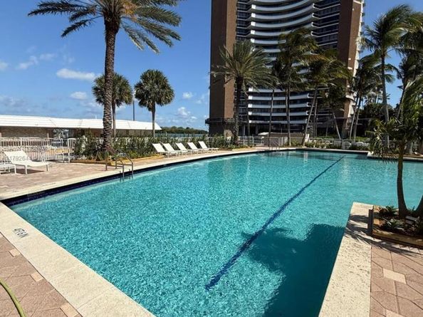 770 NE 69th St 6E, Miami FL 33138