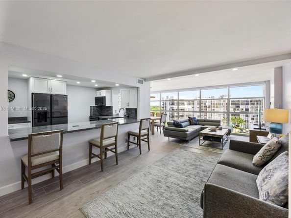 600 Parkview Dr 815, Hallandale Beach FL 33009