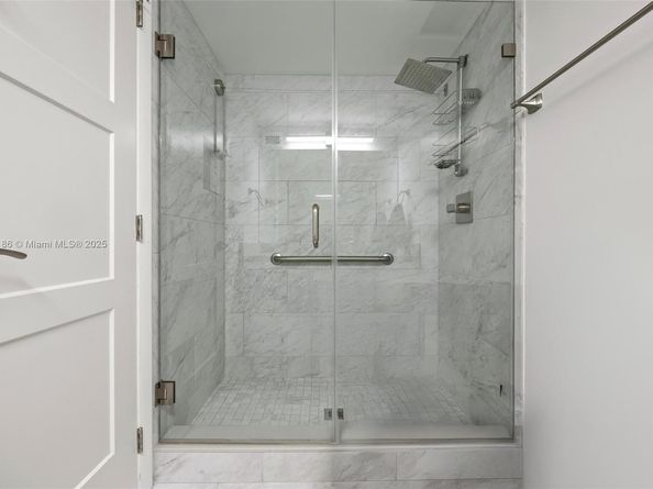 600 Parkview Dr 815, Hallandale Beach FL 33009