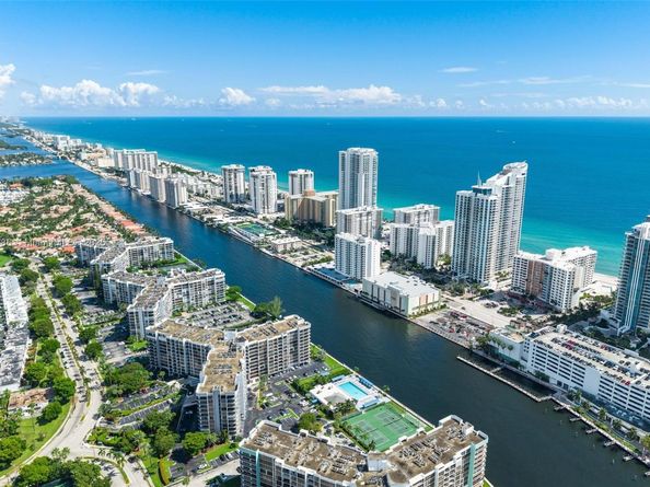 600 Parkview Dr 815, Hallandale Beach FL 33009