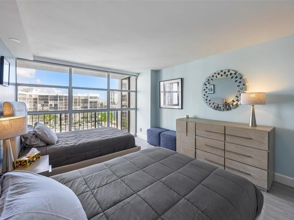 600 Parkview Dr 815, Hallandale Beach FL 33009