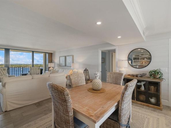 136 Lakeshore Dr PH13, North Palm Beach FL 33408
