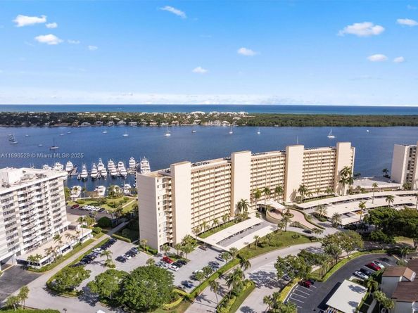 136 Lakeshore Dr PH13, North Palm Beach FL 33408