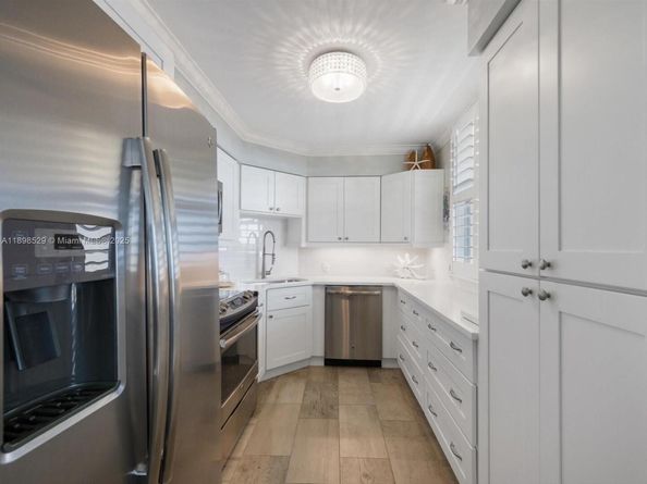 136 Lakeshore Dr PH13, North Palm Beach FL 33408