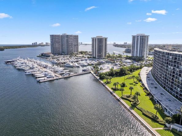 136 Lakeshore Dr PH13, North Palm Beach FL 33408