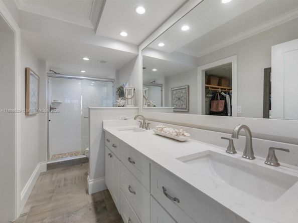 136 Lakeshore Dr PH13, North Palm Beach FL 33408