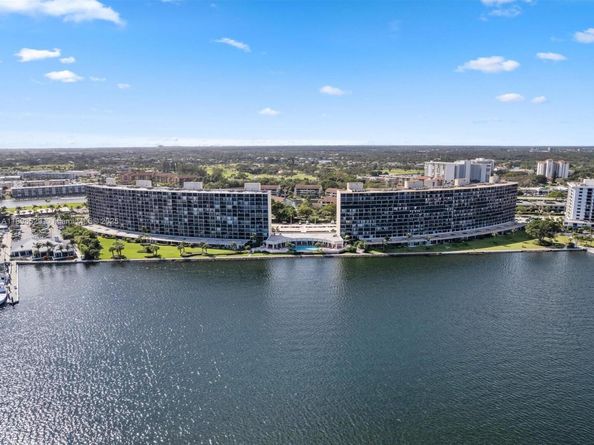 136 Lakeshore Dr PH13, North Palm Beach FL 33408