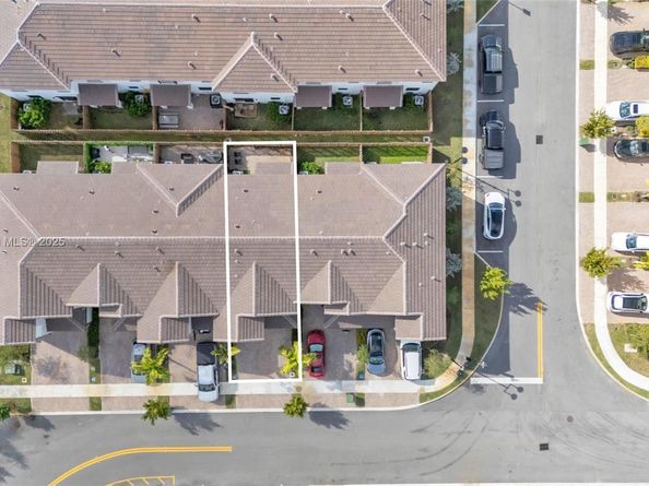 274 SW 159th Pl, Pembroke Pines FL 33027