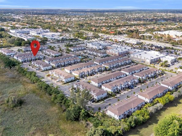 274 SW 159th Pl, Pembroke Pines FL 33027