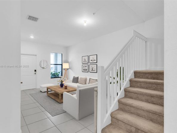 274 SW 159th Pl, Pembroke Pines FL 33027
