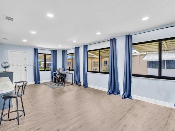 6708 NW 58th Ct, Tamarac FL 33321