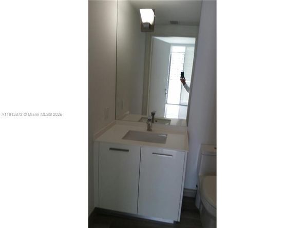 1300 Brickell Bay Dr 2400, Miami FL 33131